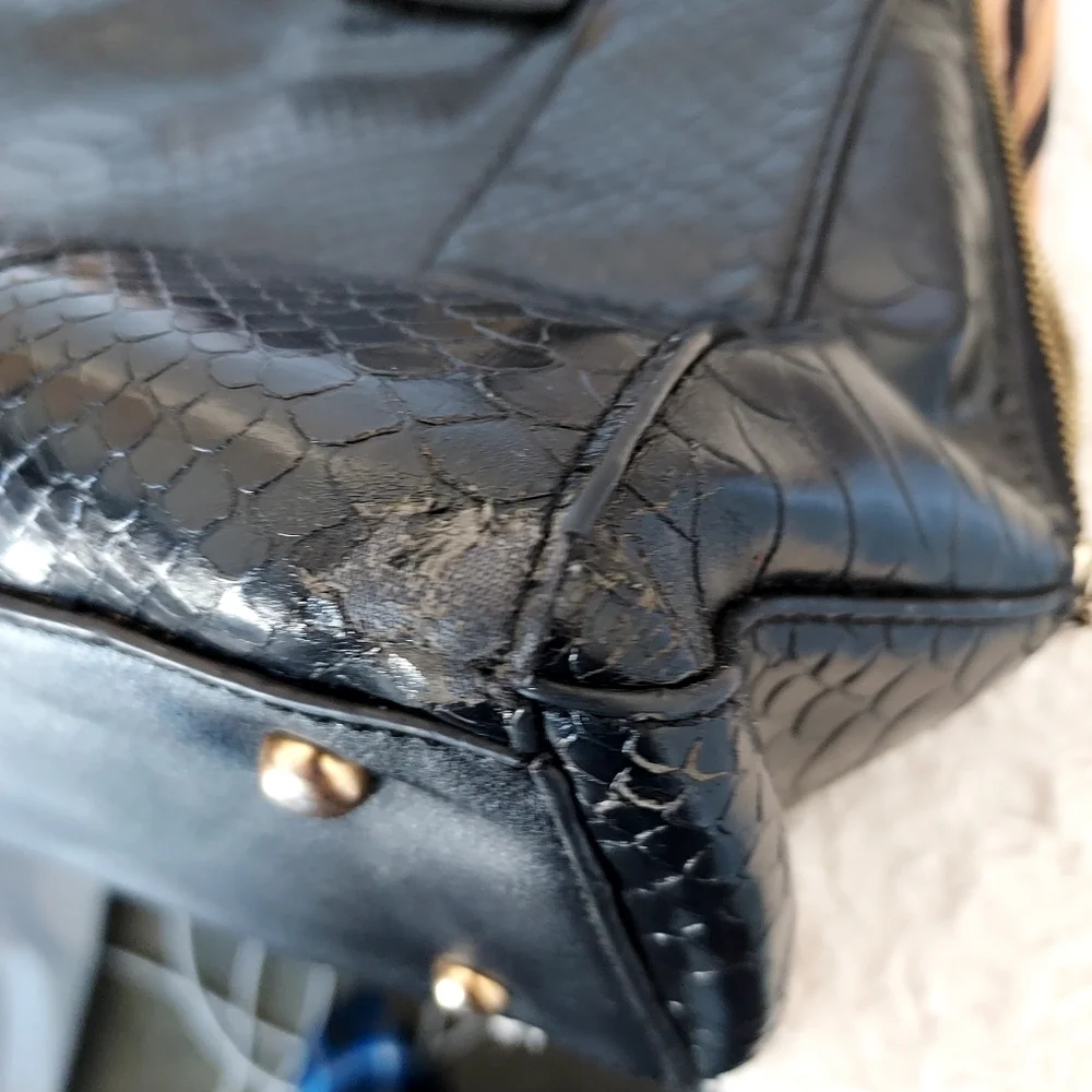 Large Black Tote Purse Bag with faux snake details satin lining - Picture 15 of 16